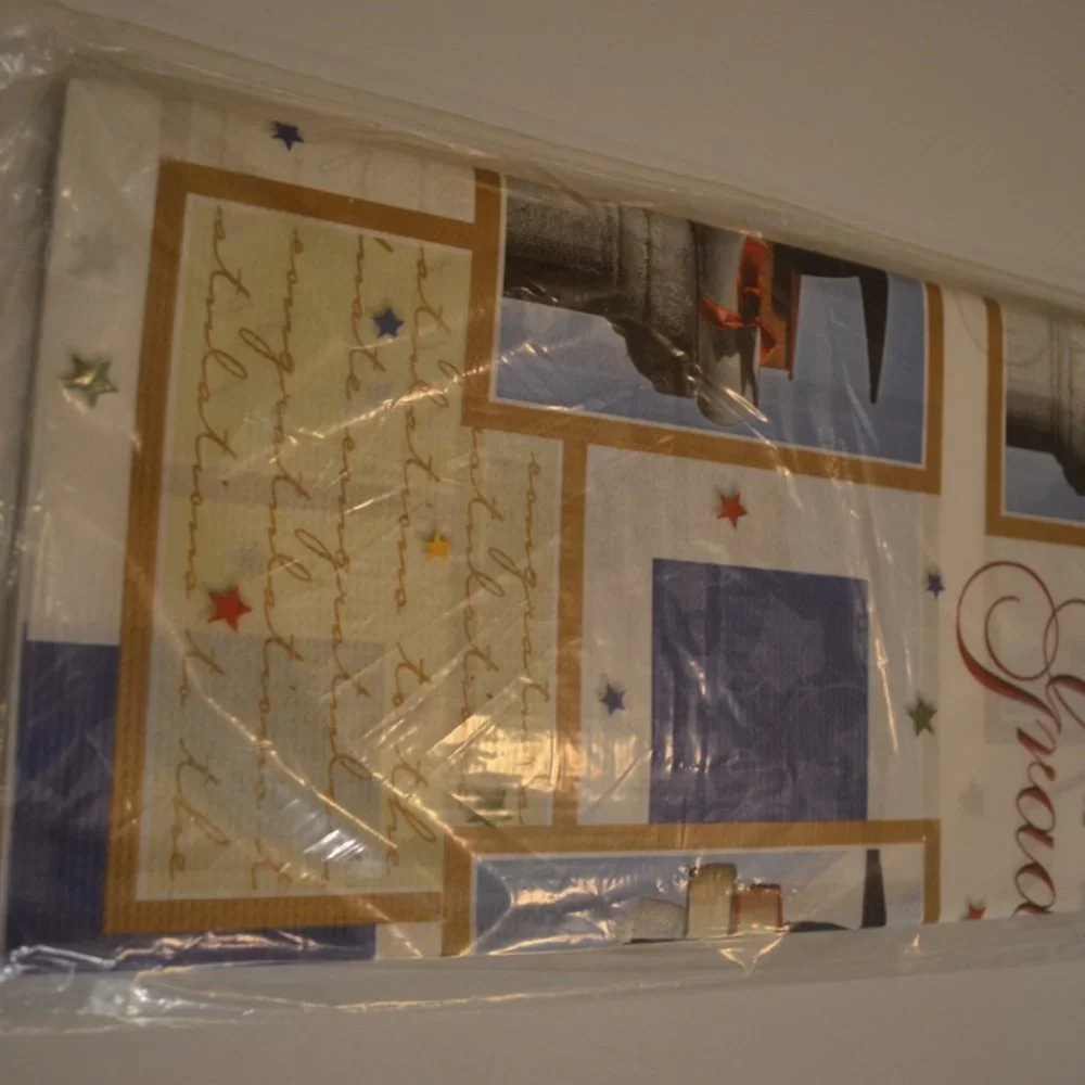 Pomp & Circumstance by Party City Sign 'Congrats Grad' 6 Table Covers 54'x102'